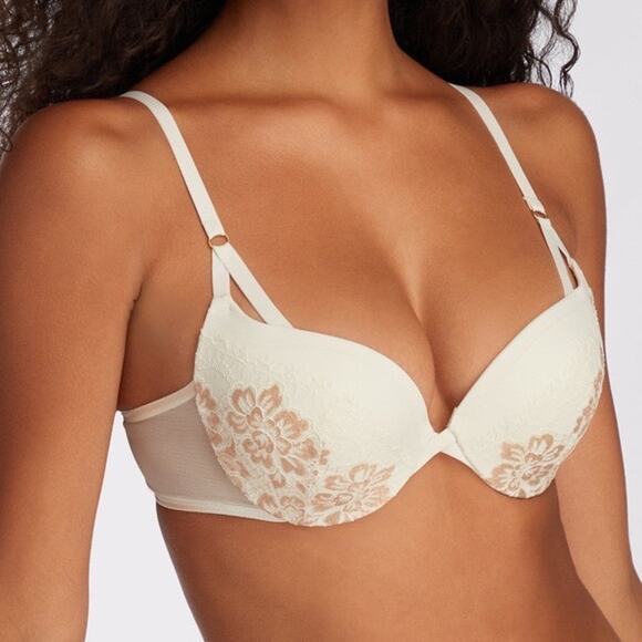 Maidenform Other - Maidenform Love the Lift Push Up Lace Demi Bra White Rose Gold 34C Feminine
